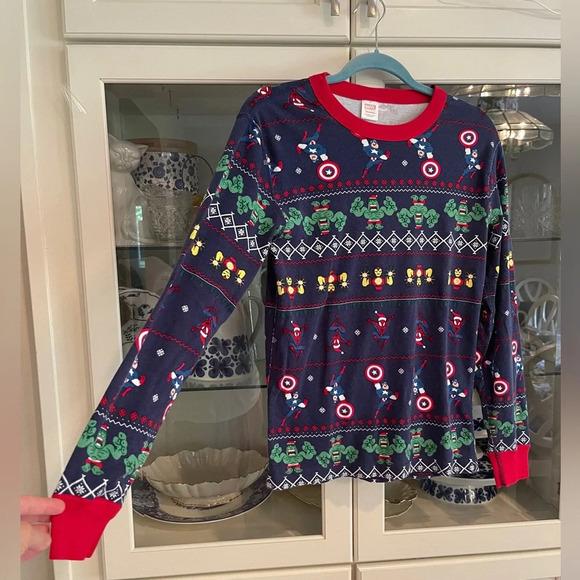 Marvel Christmas Hanna Andersson pajama set - Picture 4 of 8